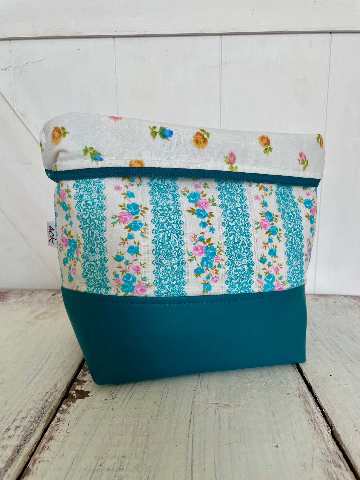 Large Zippered Project Bag - Vintage Floral Teal