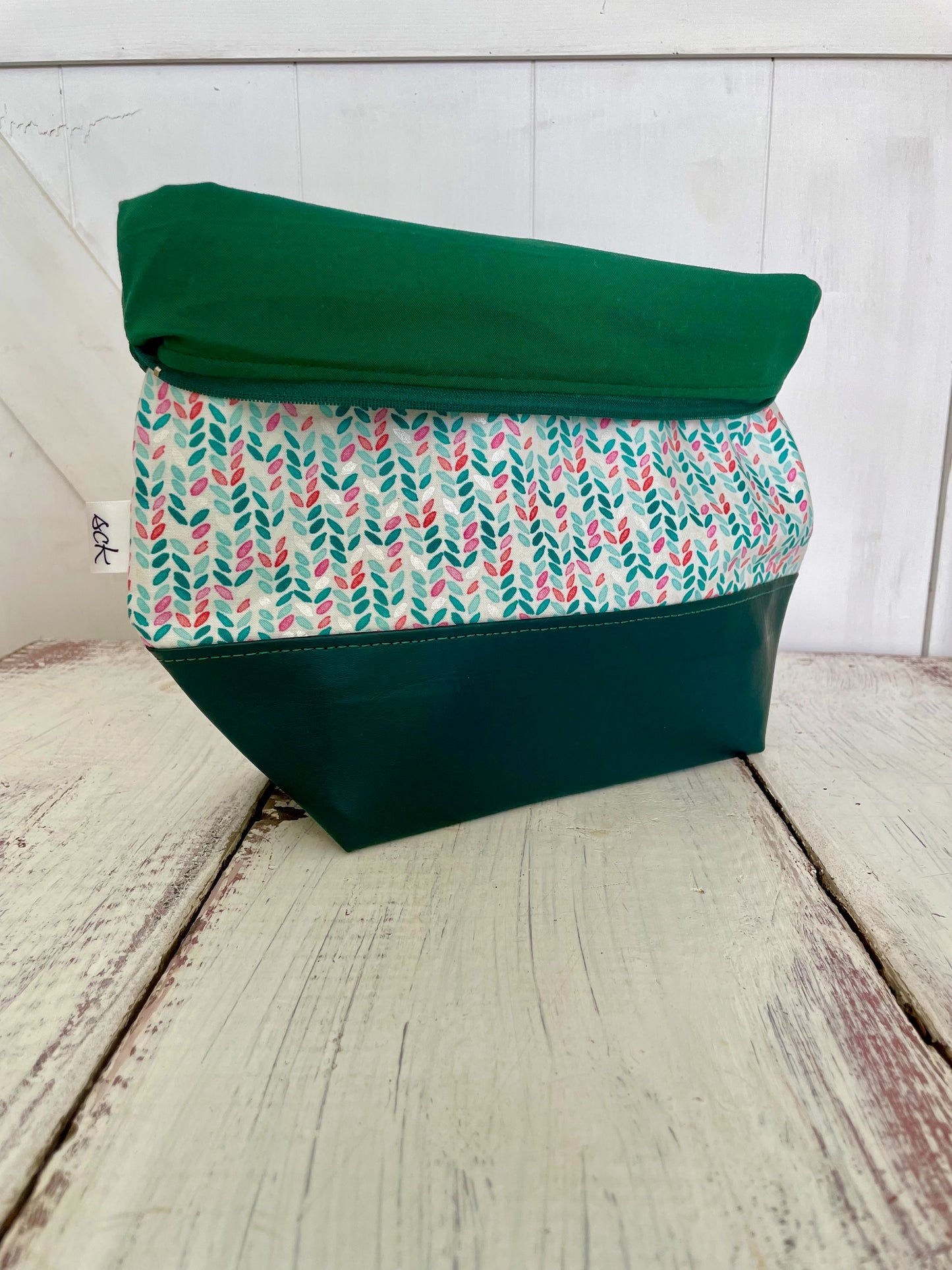 Large Zippered Project Bag - Tiny Leaves in a Row