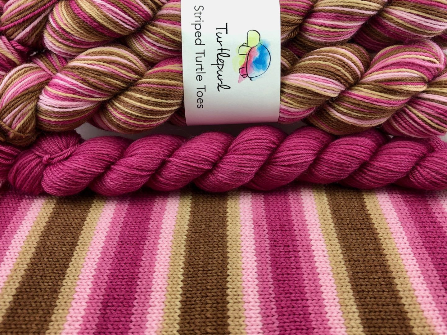 Kiss kiss self-striping sock yarn