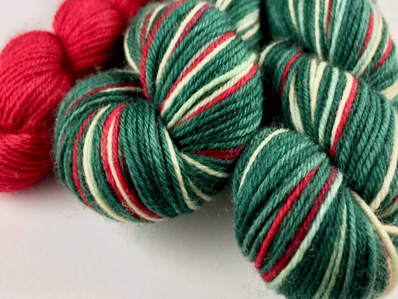 Mistletoe kisses self-striping sock yarn