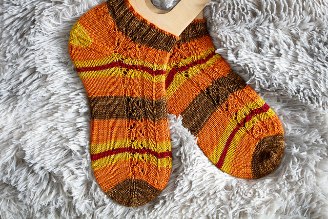 Pocket Full of Cloves (Digital Knitting Pattern)