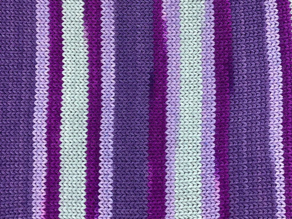 Crushed self-striping sock yarn
