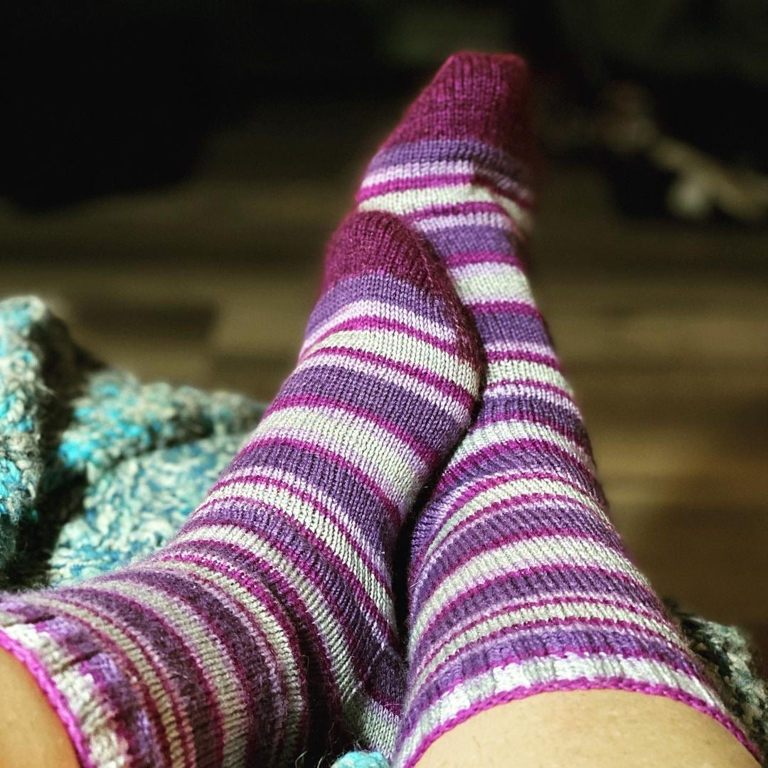Crushed self-striping sock yarn