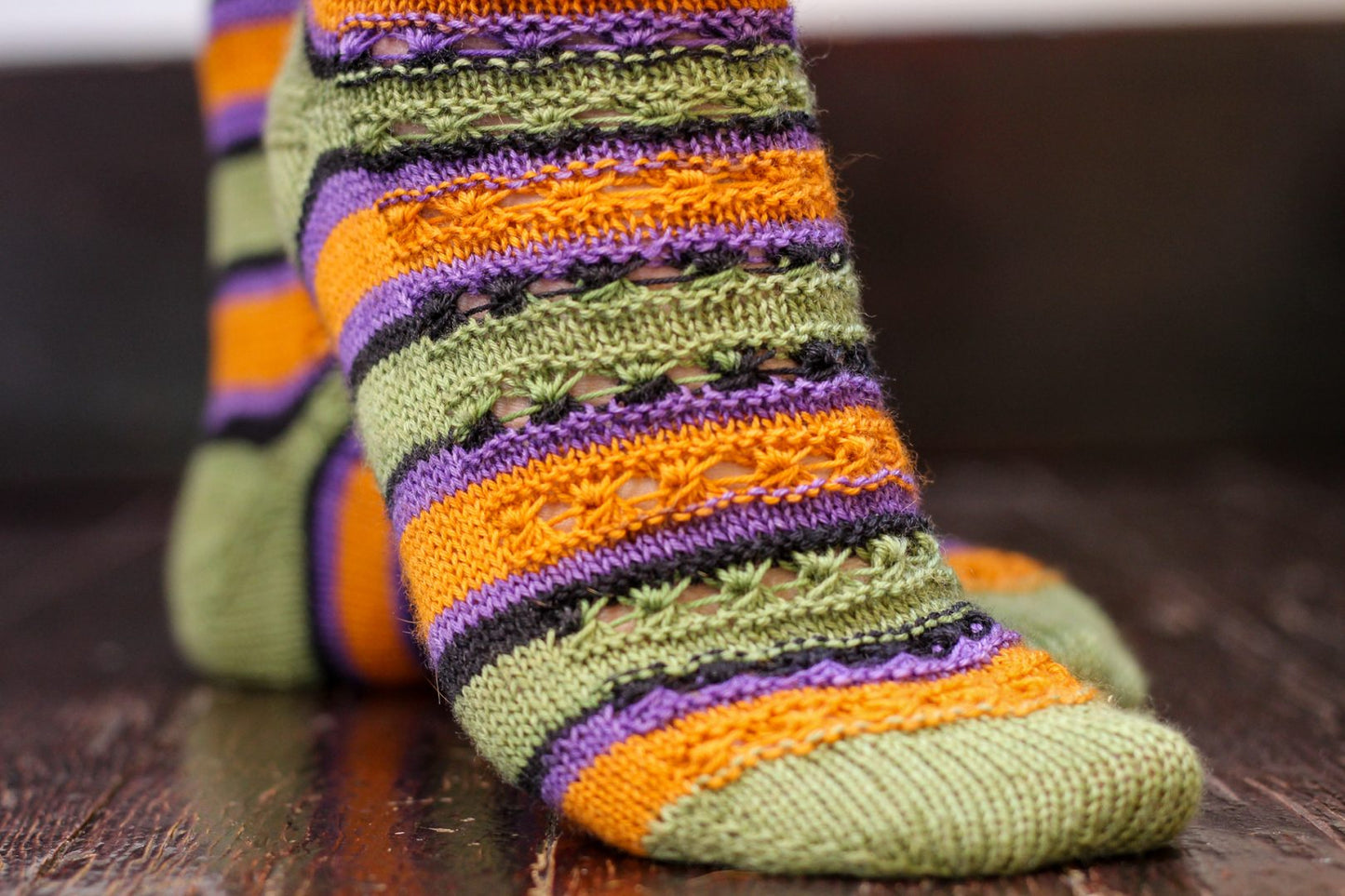 Hand-dyed self-striping yarn for socks