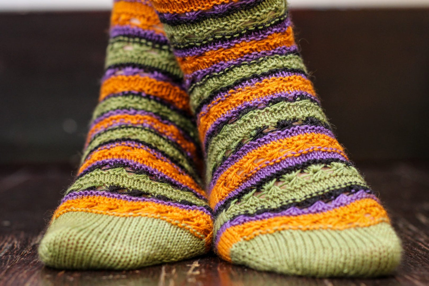 Hand-dyed self-striping yarn for socks