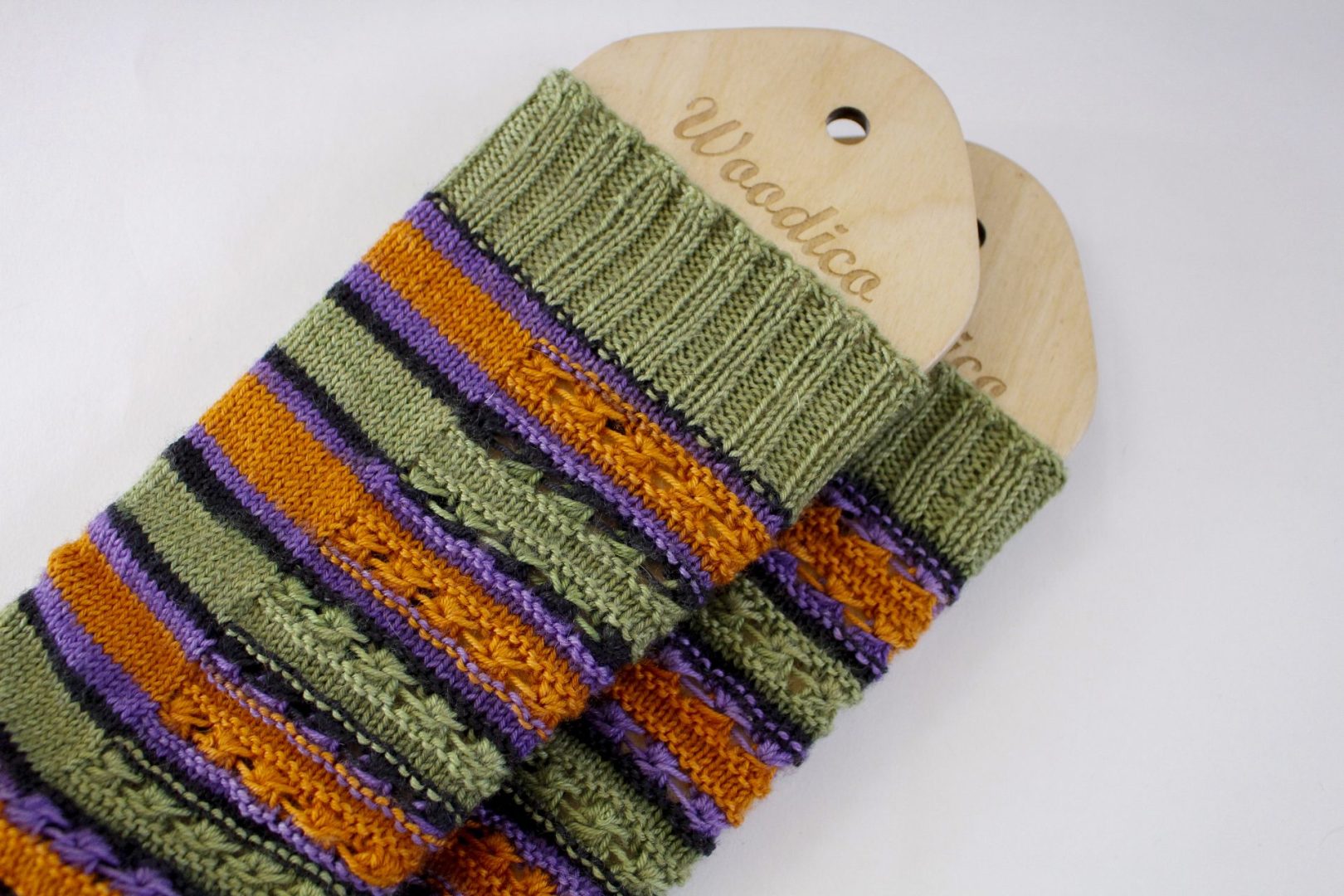 Hand-dyed self-striping yarn for socks