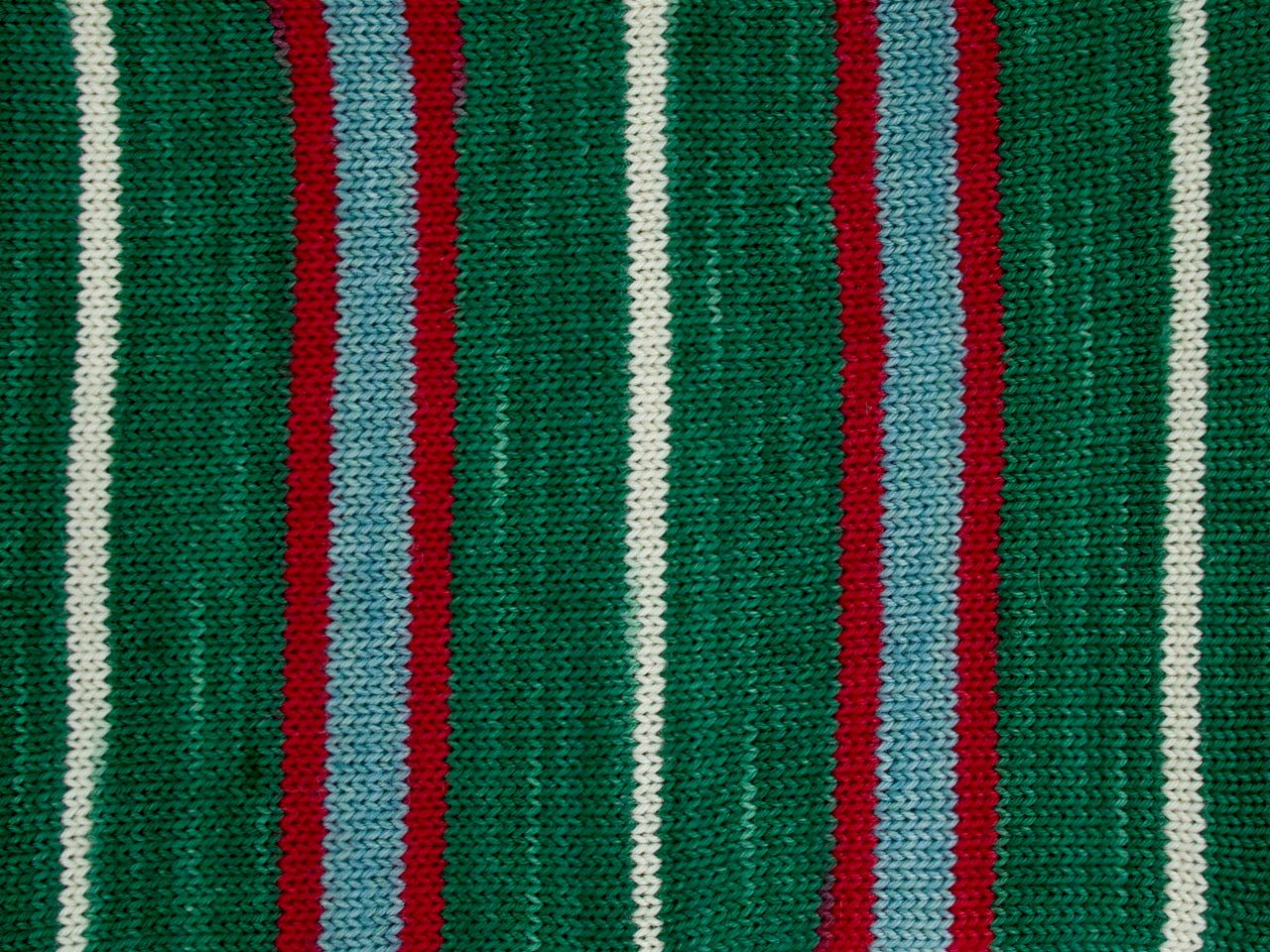 Mistletoe kisses self-striping sock yarn